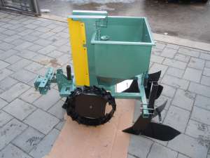 PLANTATOR CARTOFI PENTRU MOTOCULTOR