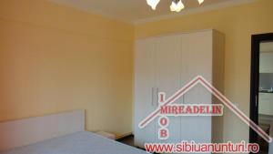 INCHIRIEZ APARTAMENT DE LUX,   3 CAMERE,   zona M. VITEAZU