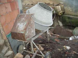 Vand betoniera si scela metalice..