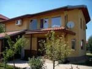 VANZARE VILLA DOMNESTI
