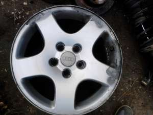 vand audi a4 1995 avariat precum si piese de pe alta masina acelasi model