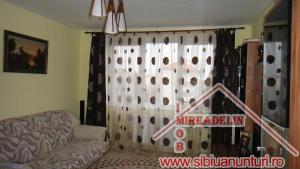 VINDEM APARTAMENT 3 CAMERE,  ZONA MIHAI VITEAZU