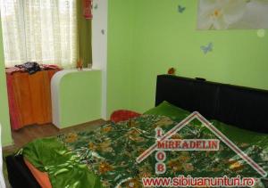 VINDEM APARTAMENT 3 CAMERE,  ZONA MIHAI VITEAZU