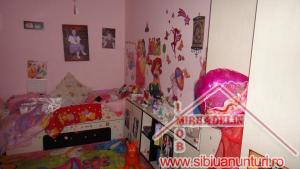 VINDEM APARTAMENT 3 CAMERE,  ZONA MIHAI VITEAZU