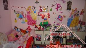 VINDEM APARTAMENT 3 CAMERE,  ZONA MIHAI VITEAZU