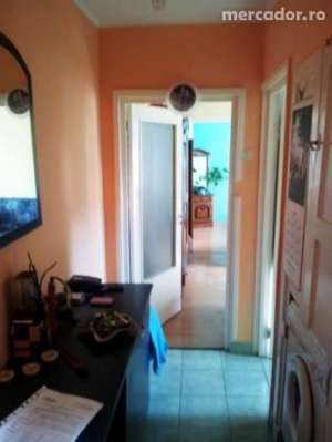 Vand apartament cu 3 camere
