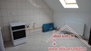 INCHIRIEM APARTAMENT,   3 CAMERE,   LA CASA,   zona C. POPLACII