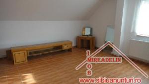 INCHIRIEM APARTAMENT,   3 CAMERE,   LA CASA,   zona C. POPLACII