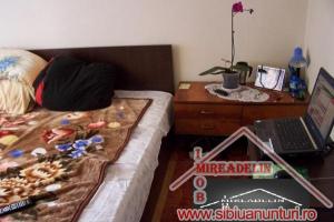INCHIRIEZ APARTAMENT 2 camere,   zona MIHAI VITEAZU