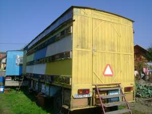 vand pavilion apicol 102 locuri(cutii)
