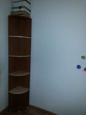 vand etajera coltara