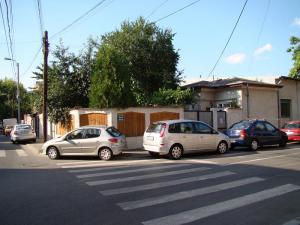 Proprietar,   vand casa la P-ta Muncii (central)