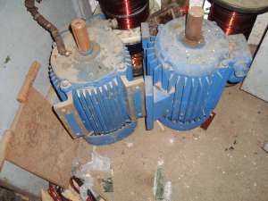 Vand motor electric de curent alternativ  5,   5 Kw si unu de 7,  5 Kw