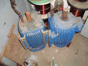 Vand motor electric de curent alternativ  5,   5 Kw si unu de 7,  5 Kw
