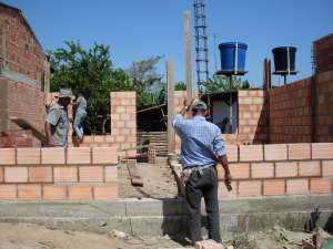 constructii case la rosu sau la cheie
