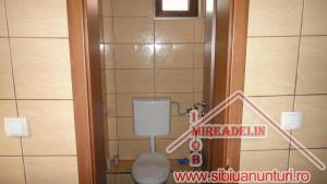 INCHIRIEZ SPATIU COMERCIAL,   150 mp,   zona  CIRESICA