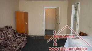 INCHIRIEZ APARTAMENT 2 CAMERE ZONA RAHOVEI