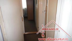 INCHIRIEZ APARTAMENT 2 CAMERE ZONA RAHOVEI