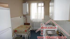 INCHIRIEZ APARTAMENT 2 CAMERE ZONA RAHOVEI