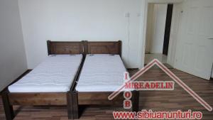 INCHIRIEM APARTAMENT LA CASA,  3 CAMERE,  ULTRACENTRAL