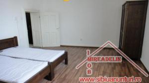 INCHIRIEM APARTAMENT LA CASA,  3 CAMERE,  ULTRACENTRAL
