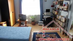 VAND CASA D+P 4 CAMERE,    ZONA GARII