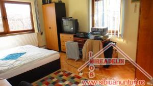 VAND CASA D+P 4 CAMERE,    ZONA GARII