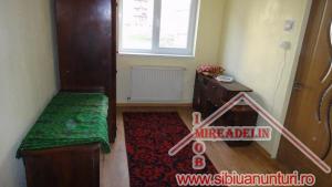 INCHIRIEZ APARTAMENT 2 CAMERE  zona Interex