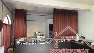 INCHIRIEZ SPATIU COMERCIAL,   47 mp,   zona  HIPODROM I