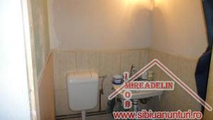 INCHIRIEZ SPATIU COMERCIAL,   47 mp,   zona  HIPODROM I