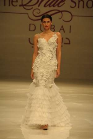 V�nd Rochie de Mireasa Laura Olteanu model 2012-2013