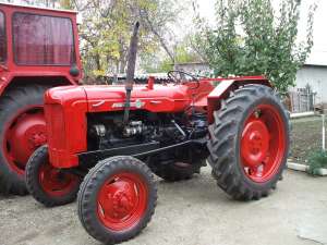 TRACTOR 55CV