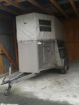 vand remorca transport cai