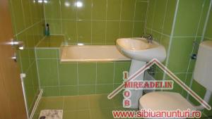 INCHIRIEZ APARTAMENT 2 CAMERE VASILE AARON