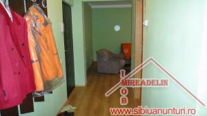 INCHIRIEZ APARTAMENT 2 CAMERE VASILE AARON