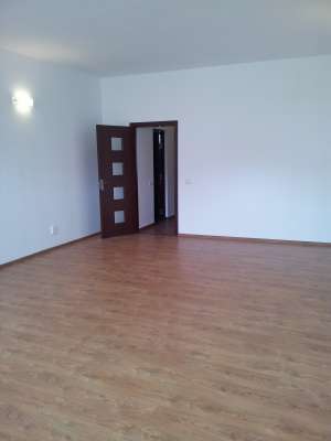 Ofer spre inchiriere spatiu la casa