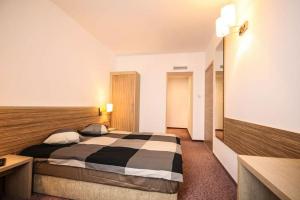 Apartament nou,  complet mobilat in Rin Hotel
