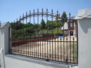 FIER FORJAT, GARDURI,  BALOSTRADE,  PORTI,  CONFECTII METALICE