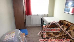 INCHIRIEZ APARTAMENT 3 camere,    zona ULTRACENTRALA,   VASILE MILEA