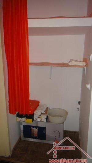 INCHIRIEZ APARTAMENT 3 camere,    zona ULTRACENTRALA,   VASILE MILEA