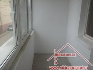 Inchiriez apartament 3 camere zona Terezian