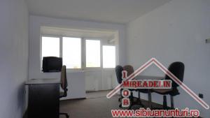 INCHIRIEZ APARTAMENT 2 camere semidecomandate