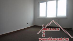 INCHIRIEZ APARTAMENT 2 camere semidecomandate