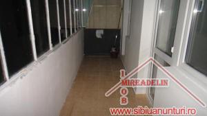 VAND APARTAMENT 2 camere,   zona CIRESICA