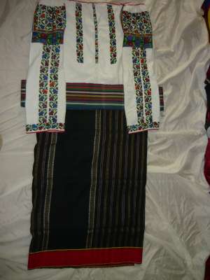 Vand costume nationale din Bucovina pentru Barbat dar si de Dama.