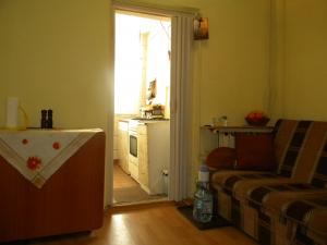 Proprietar vand apartament 2 camere 2/4 Piata Centrala modificat in 3