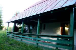 Inchiriez casa