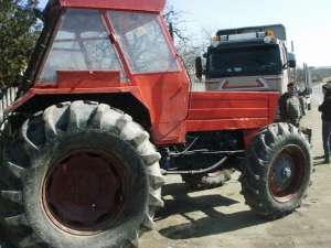 tractor 1010 echipat de padure