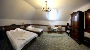 Castel Haller din comuna Ogra,  judetul Mures
