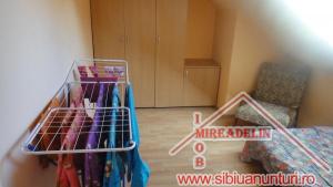 INCHIRIEM APARTAMENT LA MANSARDA 3 CAMERE,   zona M. VITEAZU